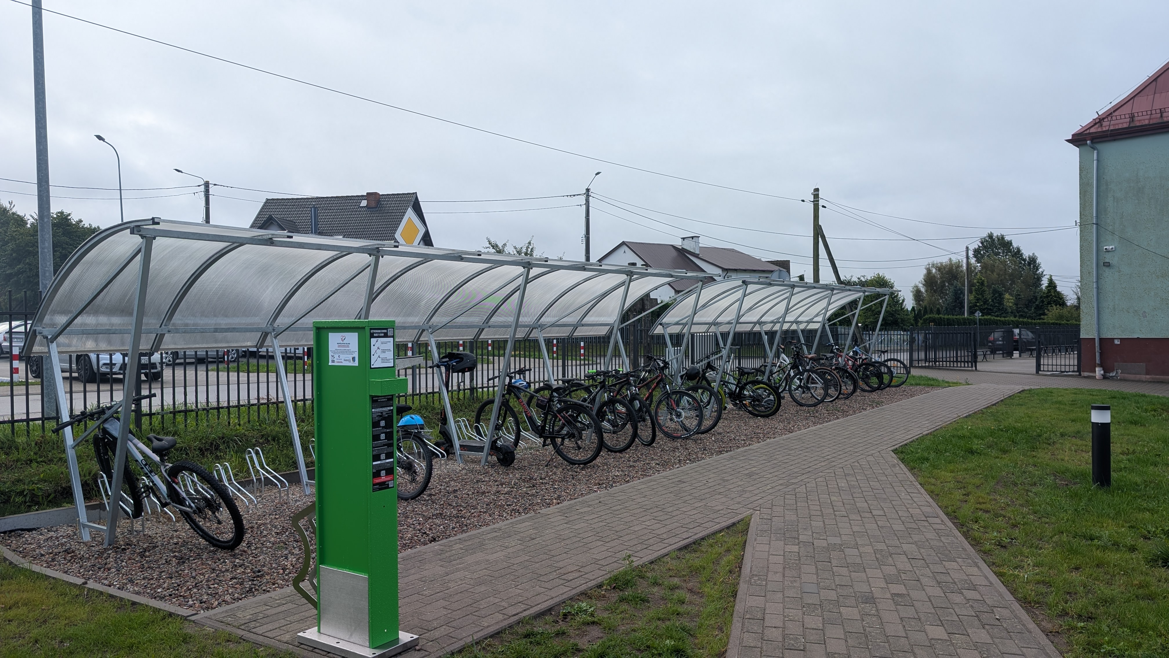 Wiaty rowerowe